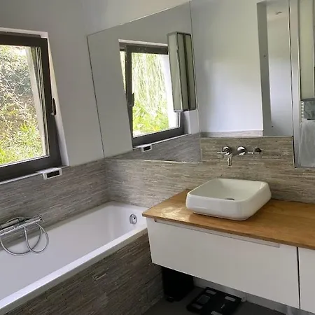 Villa: Piscine, Proche Centre &